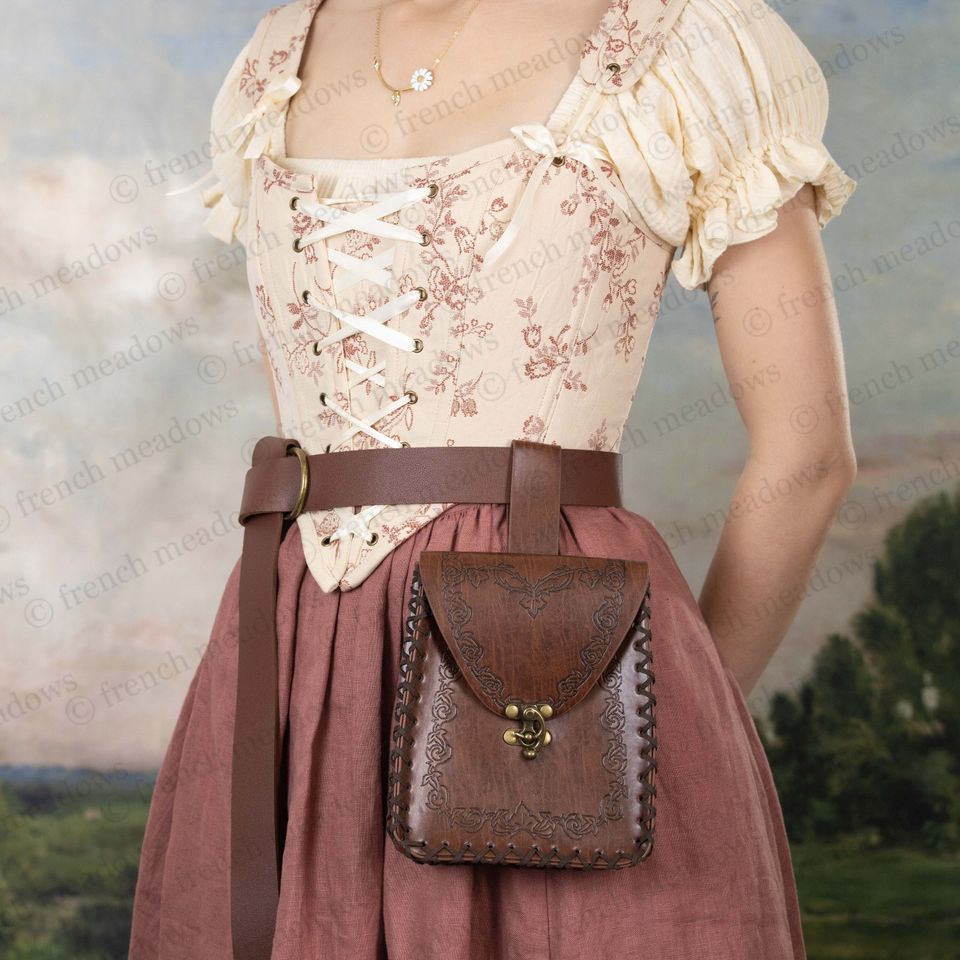 Vegan Leather Elven Belt Pouch: Renaissance Faire, LARP Cosplay Bag