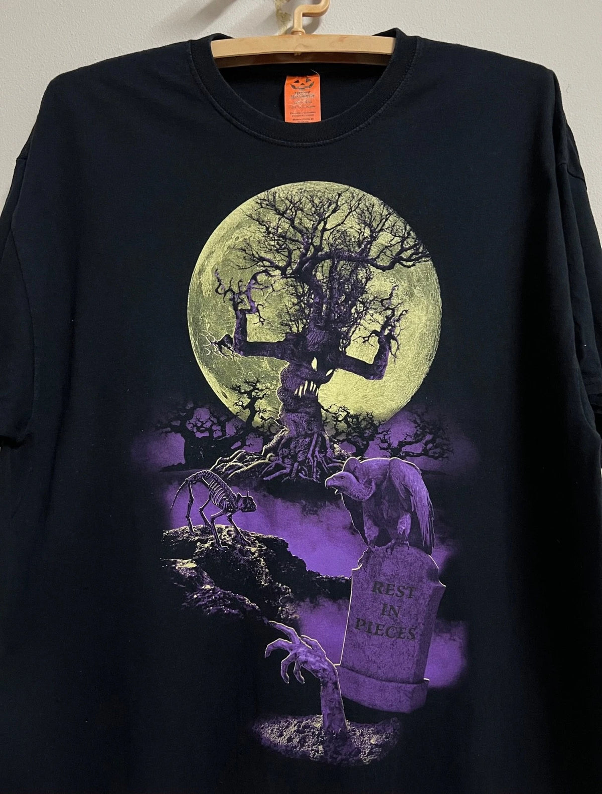Happy Halloween Horror T Shirt Graveyard Full Moon Rest In Pieces 2XL Black
