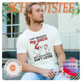 Chicken I can’t argue with my sister she’s old & old people don’t listen shirt